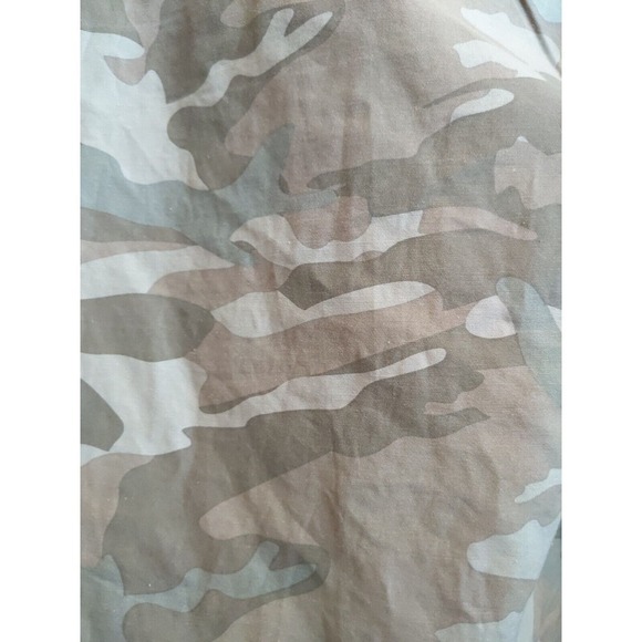 Carly Jean Los Angeles Women's Medium Camo button shirt jacket military shacket - Picture 8 of 8